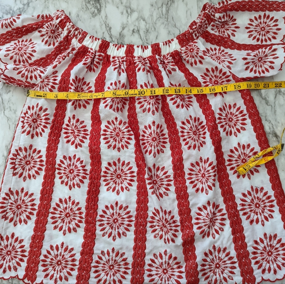 White Cotton with Red Detail Designs Off the Shoulder Entro Blouse size Small - Picture 6 of 9
